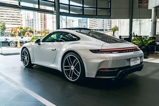 PORSCHE-911-2025