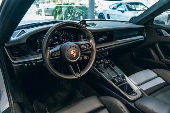 PORSCHE-911-2025