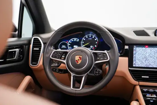 PORSCHE-CAYENNE-2020