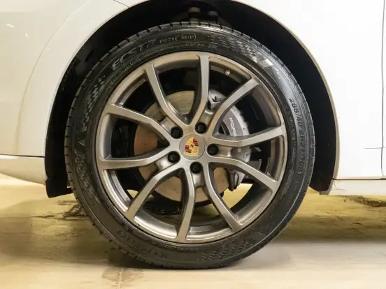 PORSCHE-CAYENNE-2022
