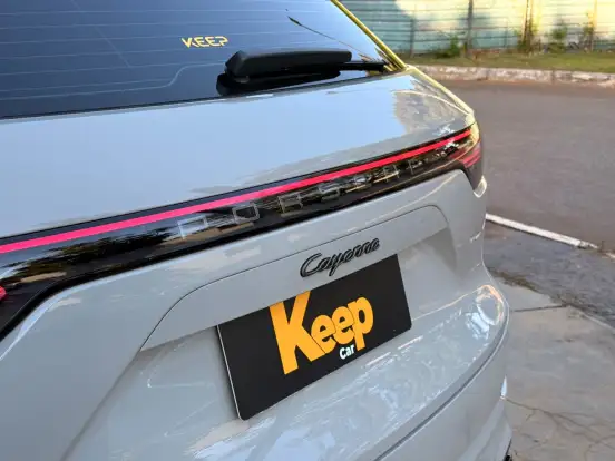 PORSCHE-CAYENNE-2022