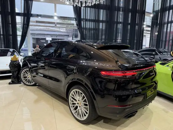 PORSCHE-CAYENNE-2020