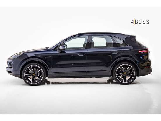 PORSCHE-CAYENNE-2022