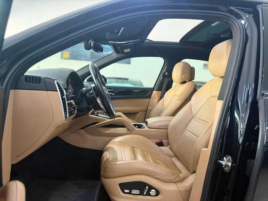 PORSCHE-CAYENNE-2019
