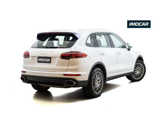 PORSCHE-CAYENNE-2016