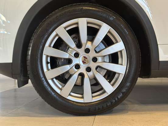 PORSCHE-CAYENNE-2013