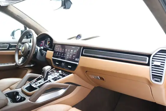 PORSCHE-CAYENNE-2023