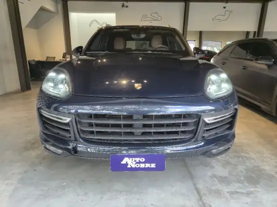 PORSCHE-CAYENNE-2015