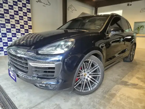 PORSCHE-CAYENNE-2015