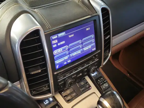 PORSCHE-CAYENNE-2015