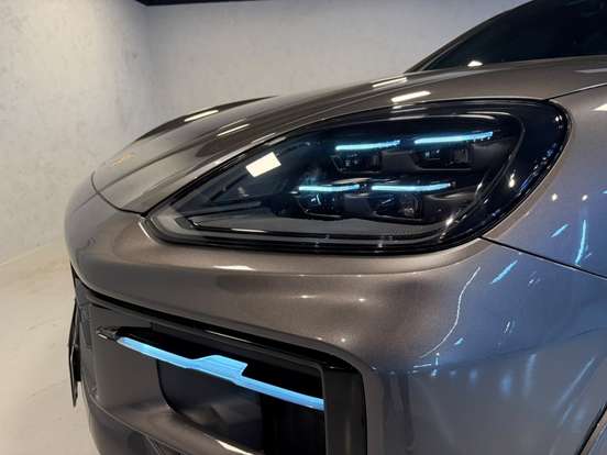 PORSCHE-CAYENNE-2025