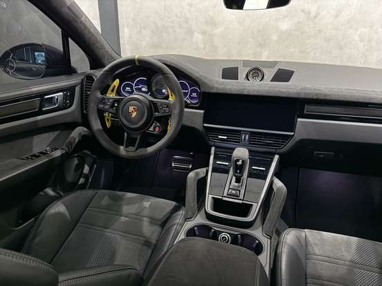 PORSCHE-CAYENNE-2022