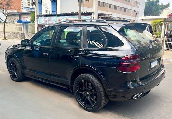 PORSCHE-CAYENNE-2010