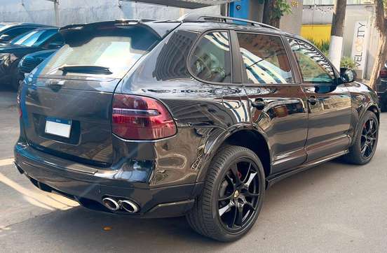 PORSCHE-CAYENNE-2010