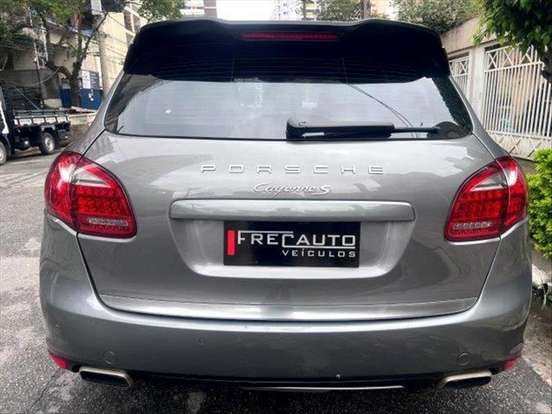 PORSCHE-CAYENNE-2011