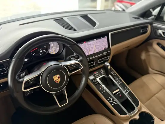 PORSCHE-MACAN-2021