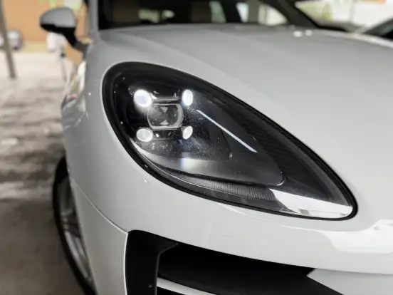 PORSCHE-MACAN-2021