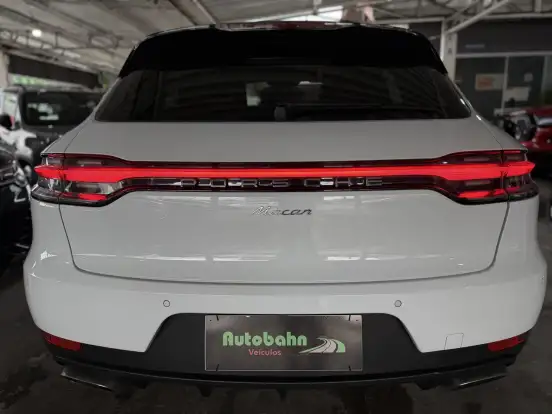 PORSCHE-MACAN-2021