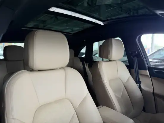 PORSCHE-MACAN-2021