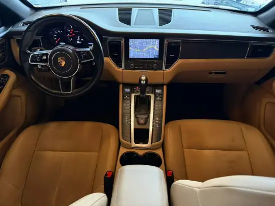 PORSCHE-MACAN-2018