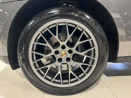 PORSCHE-MACAN-2018