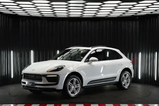 PORSCHE-MACAN-2025