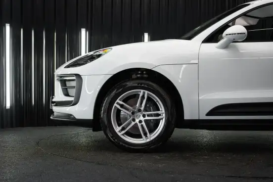 PORSCHE-MACAN-2025