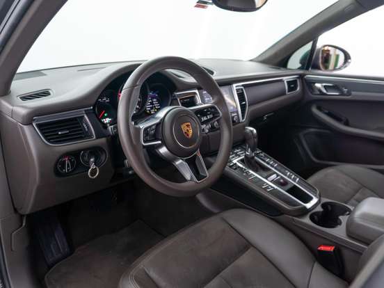 PORSCHE-MACAN-2.0 16V GASOLINA 4P AUTOMÁTICO PORSCHE-MACAN-2018