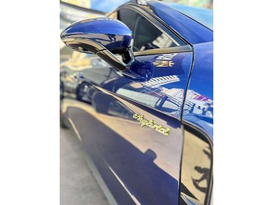 PORSCHE-PANAMERA-2023