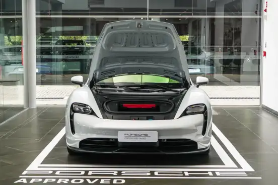 PORSCHE-TAYCAN-2022