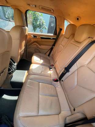 PORSCHE-CAYENNE-2011