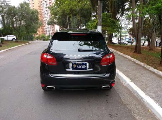 PORSCHE-CAYENNE-2011