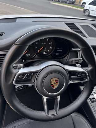 PORSCHE-MACAN-2021
