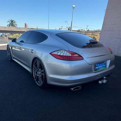 PORSCHE-PANAMERA-2011