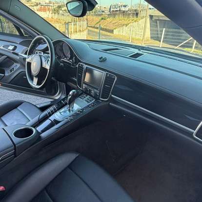 PORSCHE-PANAMERA-2011