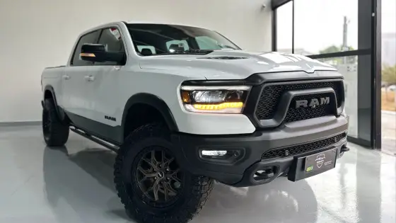RAM 1500 5.7 V8 GASOLINA REBEL CD 4X4 AUTOMÁTICO