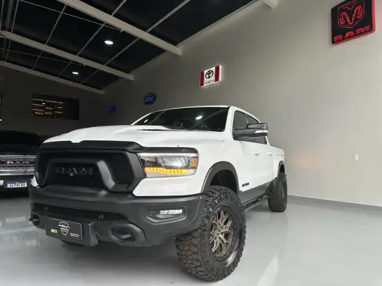 RAM-1500-5.7 V8 GASOLINA REBEL CD 4X4 AUTOMÁTICO RAM-1500-2022