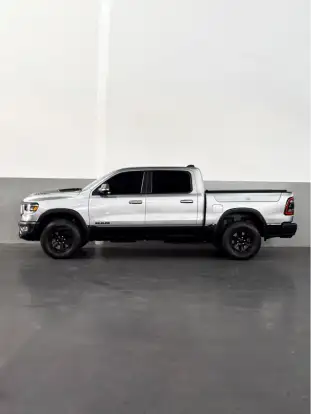 RAM-1500-5.7 V8 GASOLINA REBEL CD 4X4 AUTOMÁTICO RAM-1500-2022