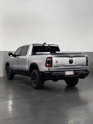 RAM-1500-5.7 V8 GASOLINA REBEL CD 4X4 AUTOMÁTICO RAM-1500-2022