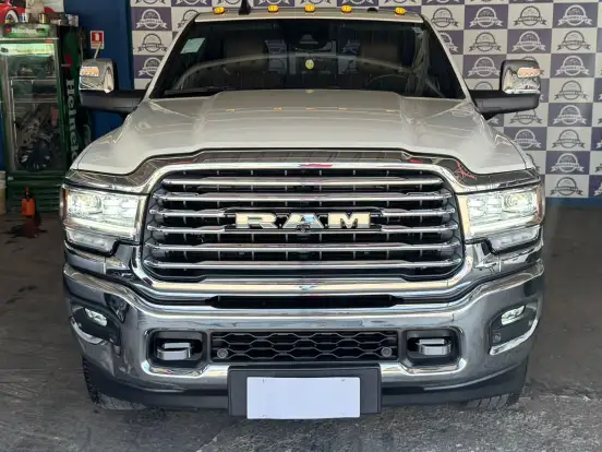 RAM-3500-6.7 I6 TURBO DIESEL LIMITED LONGHORN CD 4X4 AUTOMÁTICO RAM-3500-2023