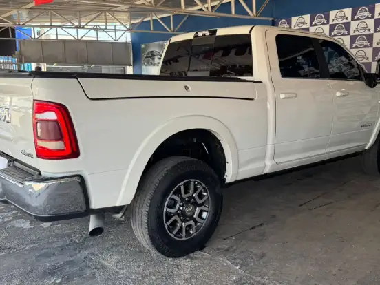 RAM-3500-6.7 I6 TURBO DIESEL LIMITED LONGHORN CD 4X4 AUTOMÁTICO RAM-3500-2023