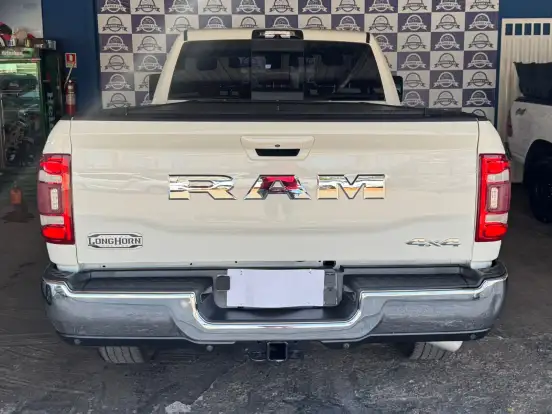 RAM-3500-6.7 I6 TURBO DIESEL LIMITED LONGHORN CD 4X4 AUTOMÁTICO RAM-3500-2023