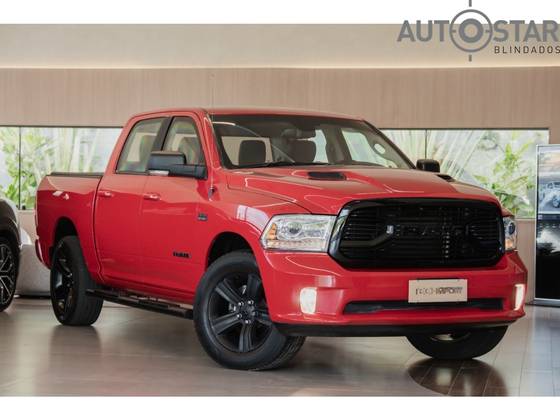 RAM CLASSIC 5.7 V8 GASOLINA LARAMIE NIGHT EDITION CD 4X4 AUTOMÁTICO