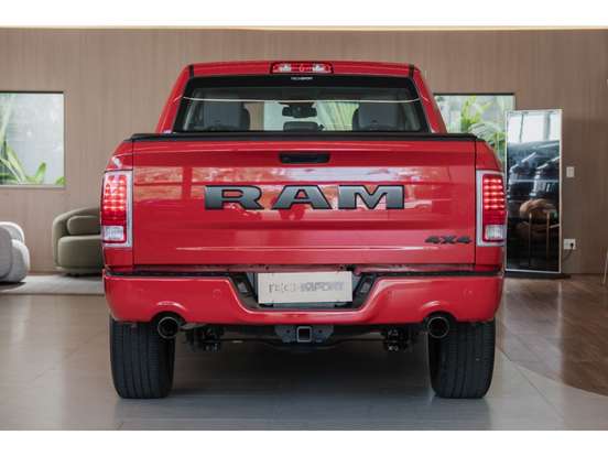 RAM-CLASSIC-5.7 V8 GASOLINA LARAMIE NIGHT EDITION CD 4X4 AUTOMÁTICO RAM-CLASSIC-2022