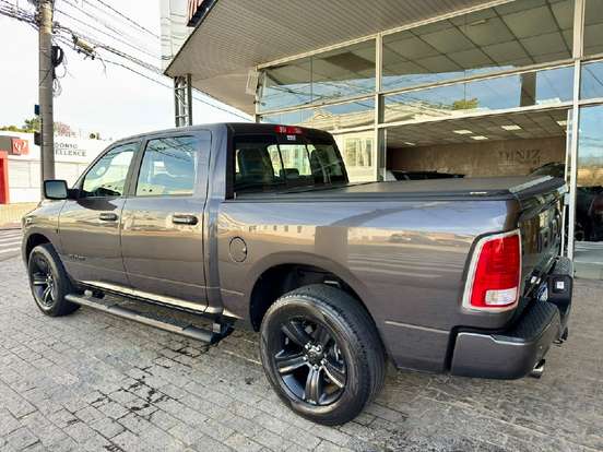 RAM-CLASSIC-5.7 V8 GASOLINA LARAMIE NIGHT EDITION CD 4X4 AUTOMÁTICO RAM-CLASSIC-2022