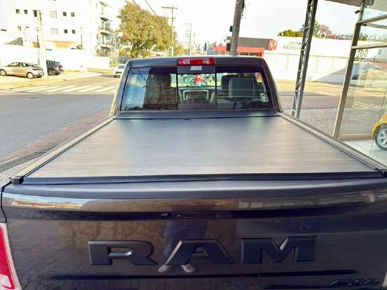 RAM-CLASSIC-5.7 V8 GASOLINA LARAMIE NIGHT EDITION CD 4X4 AUTOMÁTICO RAM-CLASSIC-2022