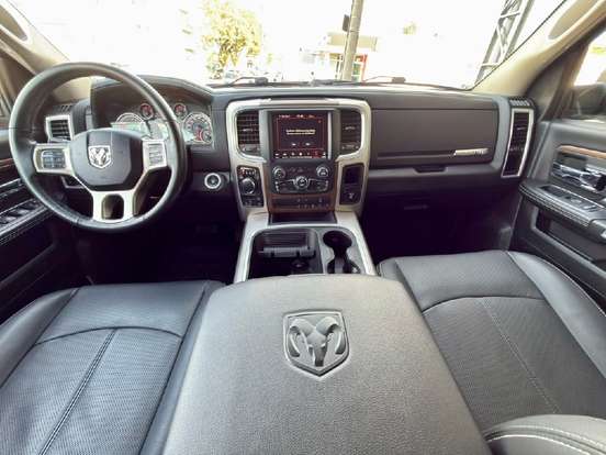 RAM-CLASSIC-5.7 V8 GASOLINA LARAMIE NIGHT EDITION CD 4X4 AUTOMÁTICO RAM-CLASSIC-2022