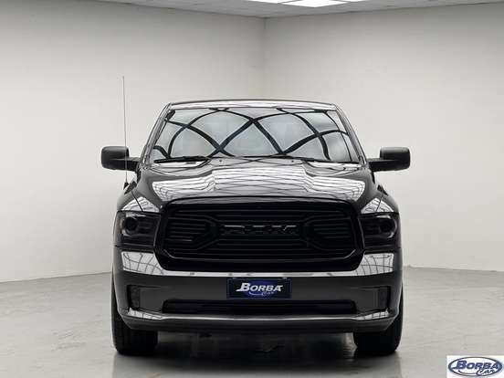 RAM-CLASSIC-5.7 V8 GASOLINA LARAMIE NIGHT EDITION CD 4X4 AUTOMÁTICO RAM-CLASSIC-2023