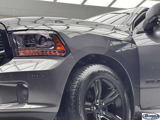 RAM-CLASSIC-5.7 V8 GASOLINA LARAMIE NIGHT EDITION CD 4X4 AUTOMÁTICO RAM-CLASSIC-2023