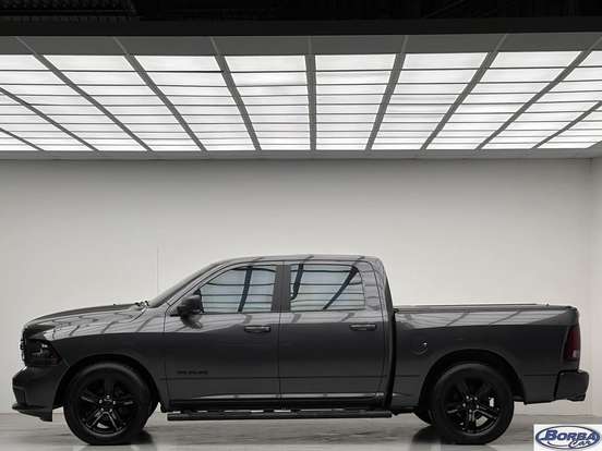 RAM-CLASSIC-5.7 V8 GASOLINA LARAMIE NIGHT EDITION CD 4X4 AUTOMÁTICO RAM-CLASSIC-2023